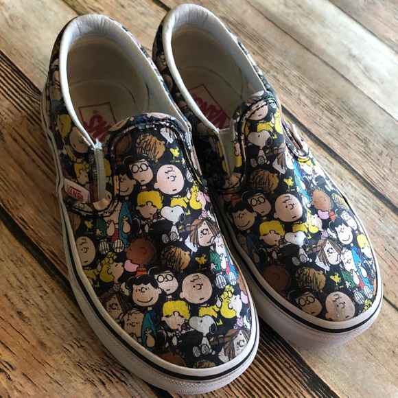 Kids Vans Peanuts Collection Classic Slip Ons - Picture 7 of 8